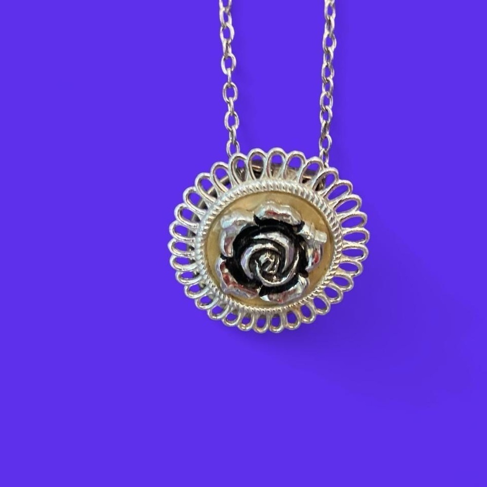 Vintage Silvertone Goldtone rose pendant necklace
